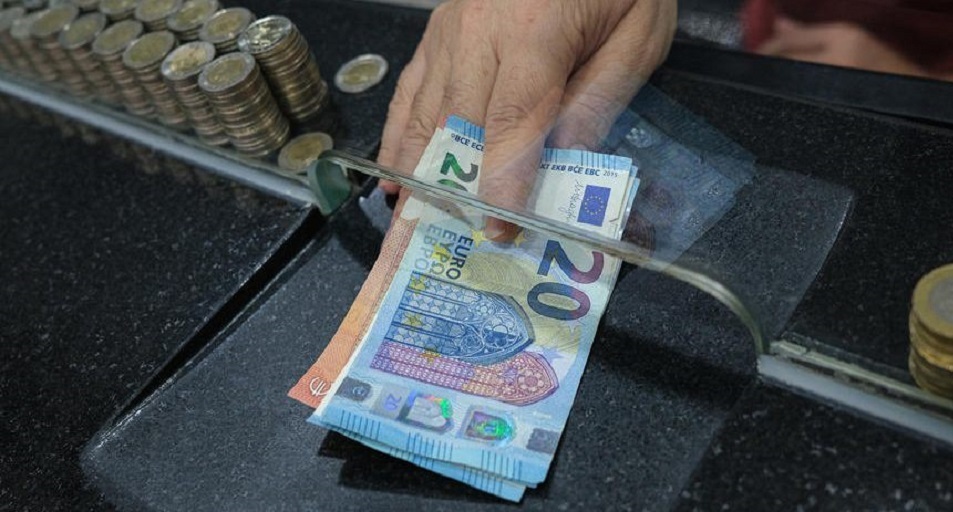 Transfertat bankare nga jashte u rriten me 44.4 per qind vitin e kaluar